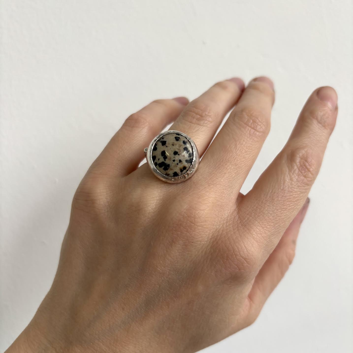 SQUARE DALMATIAN HAND